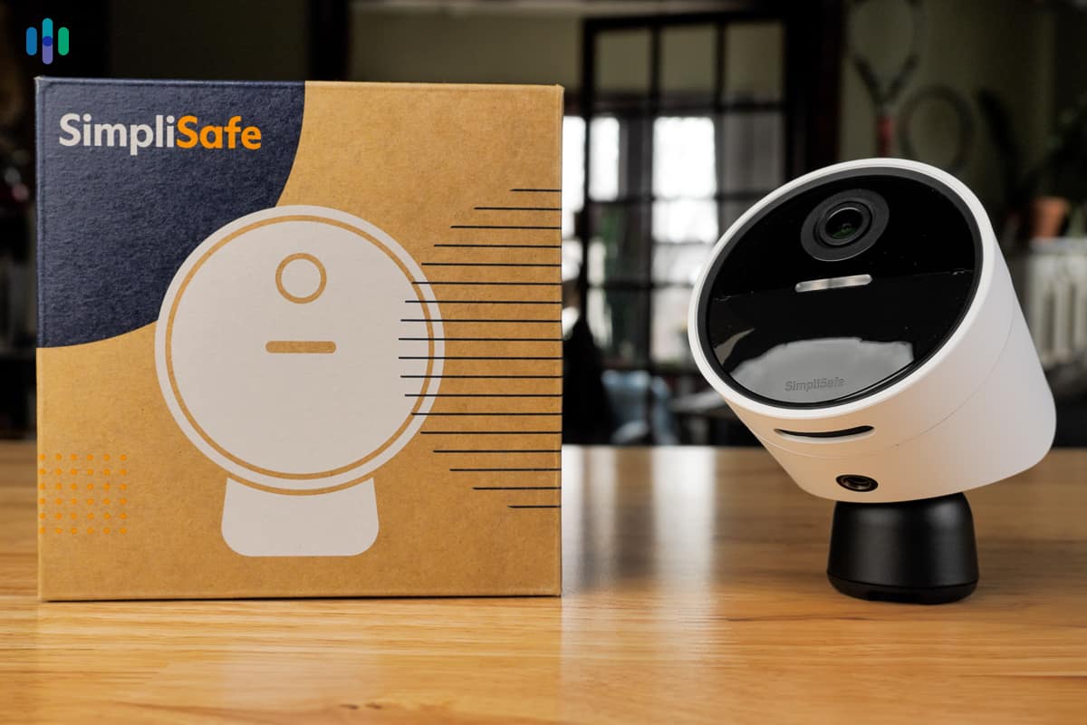 SimpliSafe Outdoor Camera and it’s packaging SimpliSafe Outdoor Camera and it's packaging
