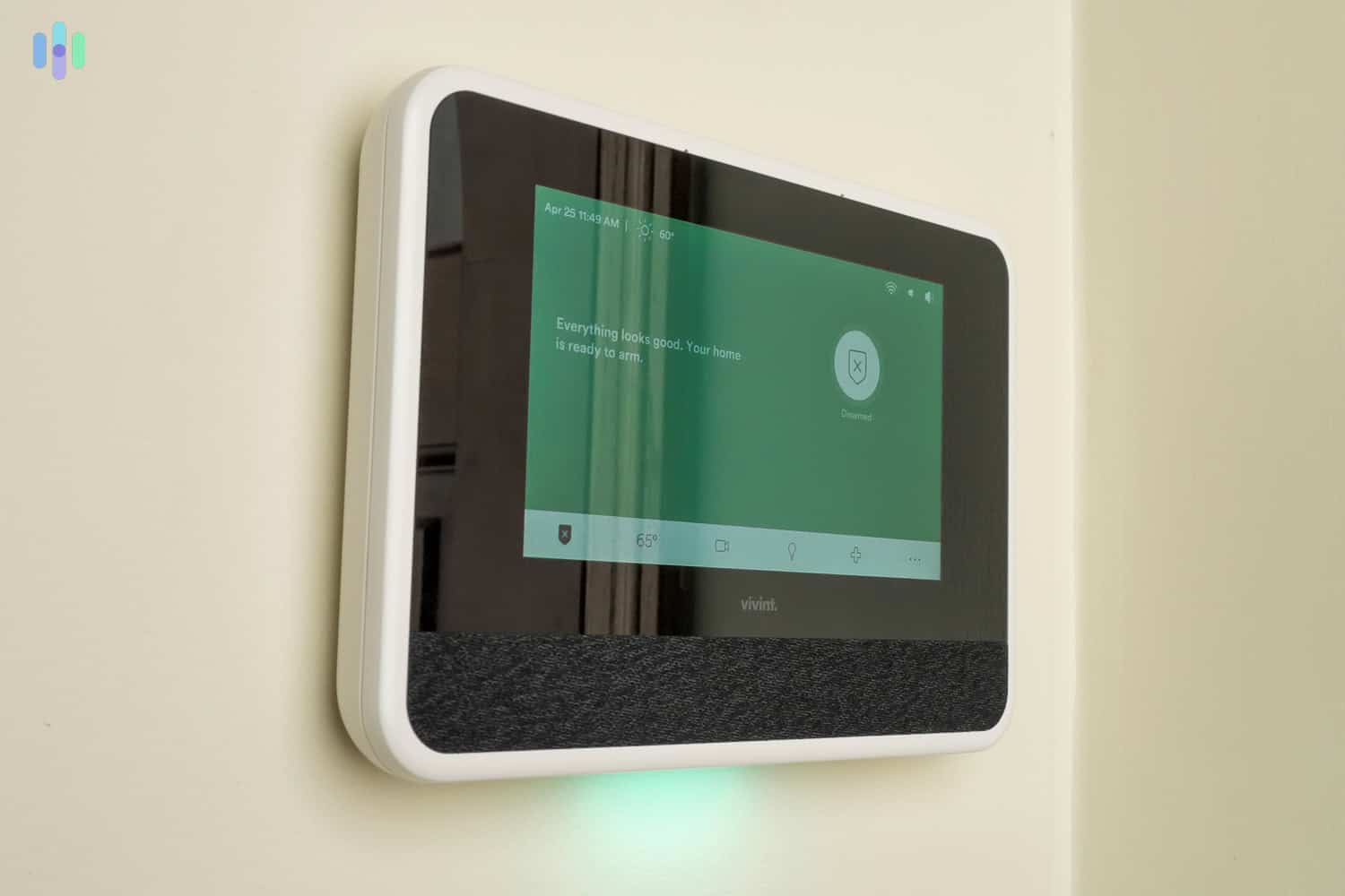 Here’s our Vivint Smart Hub waiting patiently for us to arm it. Here’s our Vivint Smart Hub waiting patiently for us to arm it.