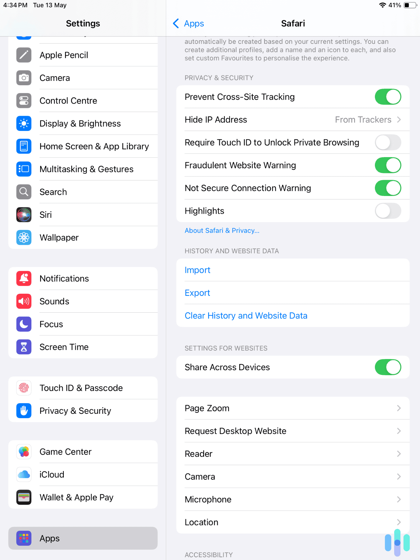 Toggling on Safari’s built-in privacy tools on our iPad Toggling on Safari's built-in privacy tools on our iPad