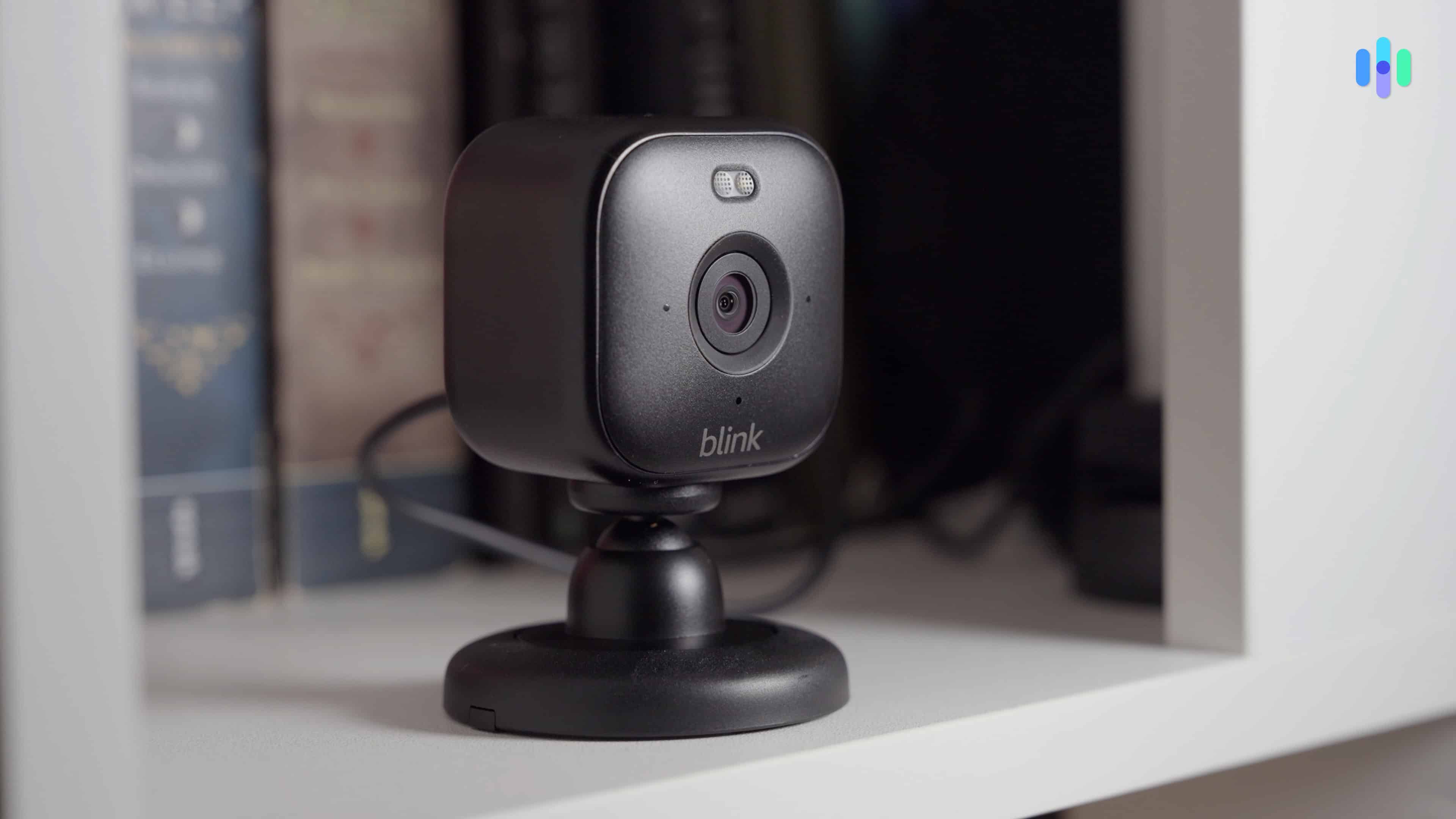 Blink Mini 2 on shelf We thought the Blink Mini 2 looked great on our book shelf.