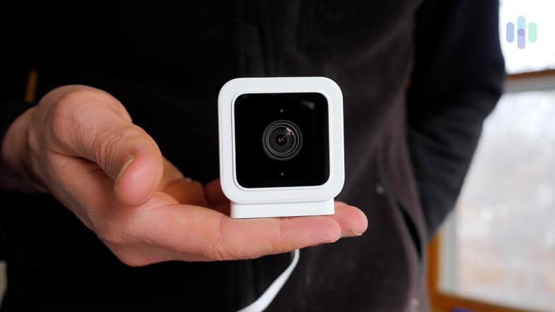 Although it’s not as sleek as we’d like, the Wyze Cam v3 is so small that it didn’t throw off our home’s Feng Shui. Although it’s not as sleek as we’d like, the Wyze Cam v3 is so small that it didn’t throw off our home’s Feng Shui.