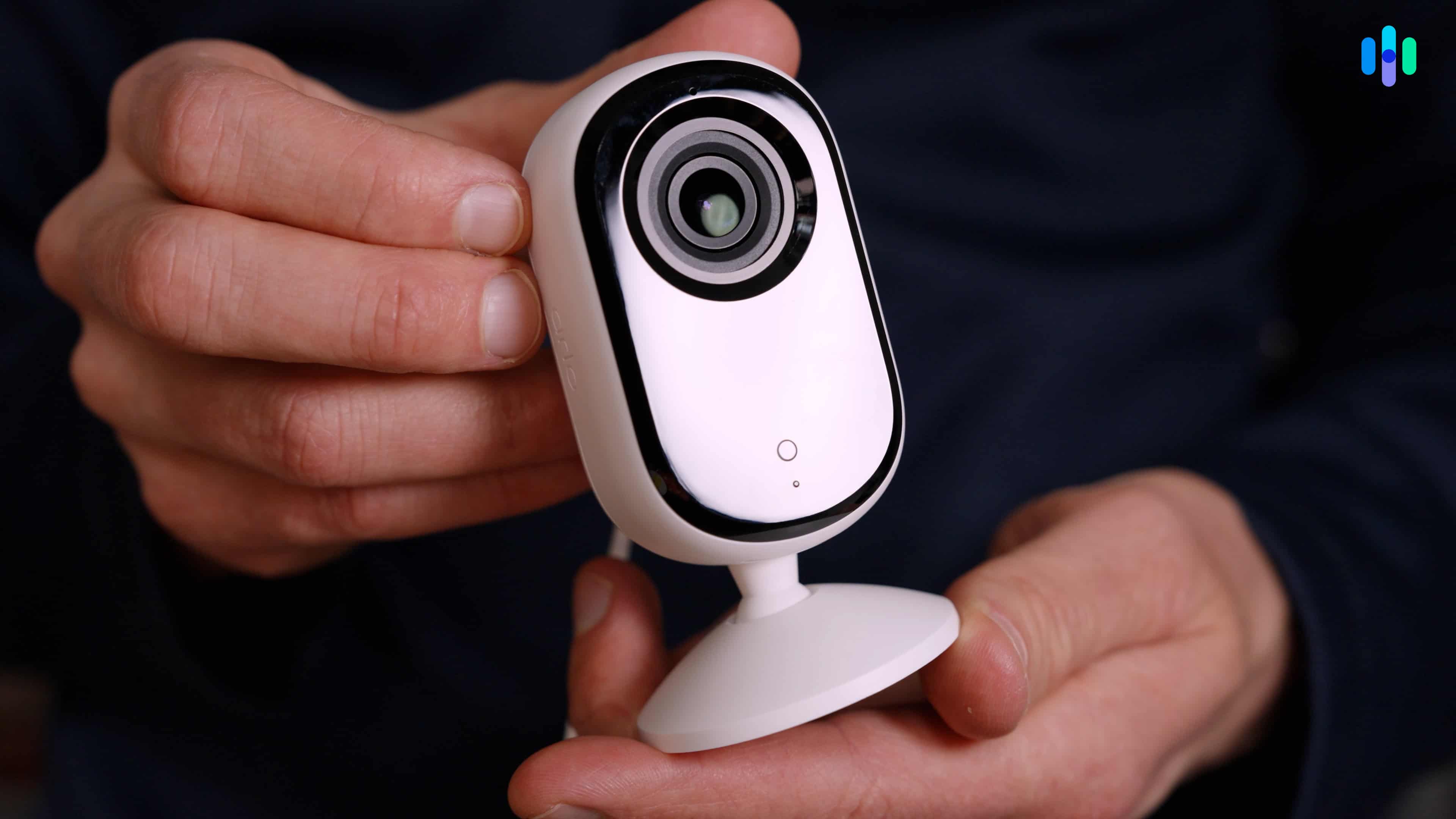 Arlo Essential Indoor 2K (2nd Gen) compact design Showing off the Arlo Essential Indoor 2K’s compact design